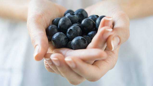 En handfull blåbär - stärker blodkärlen och motverkar erektionsproblem.